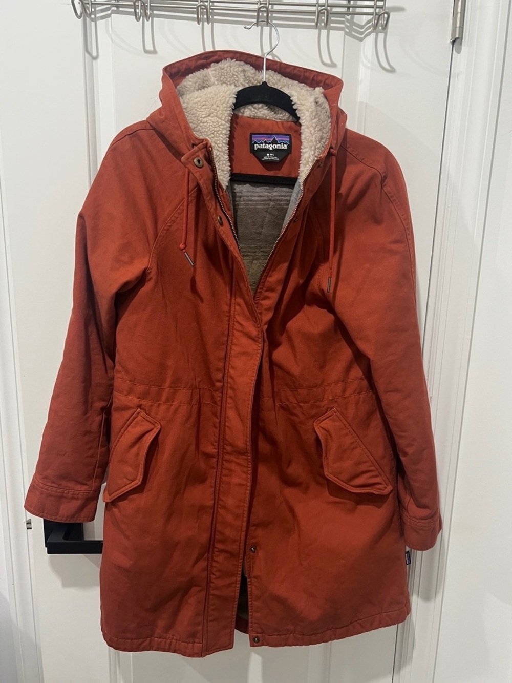 Patagonia Prairie Dawn Parka. Rust Orange Hooded Sherpa-Lined Trench Coat